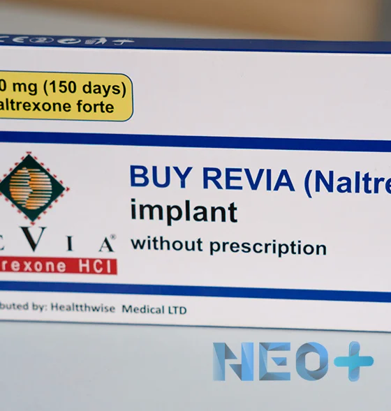 упаковка налтрексона крупным планом